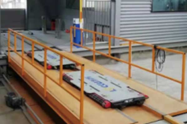 搬運(yùn)汽車裝置